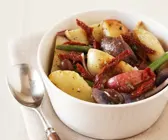 Mediterraner Kartoffelsalat mit Tomaten