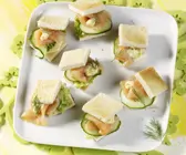 Lachs-Sandwichtürmchen