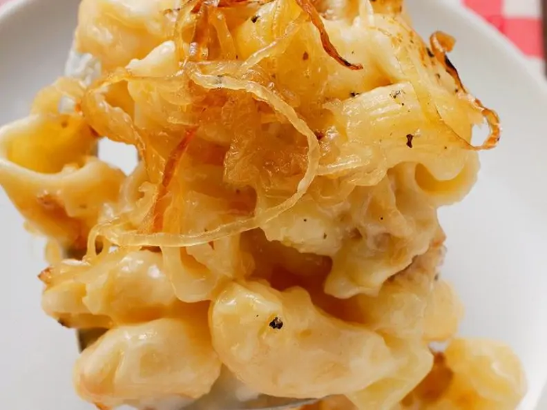 Makkaroni-Kartoffel-Gratin (Älplermagronen)
