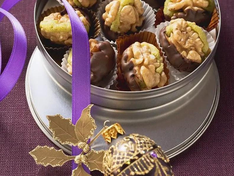 Walnusskonfekt mit Marzipan