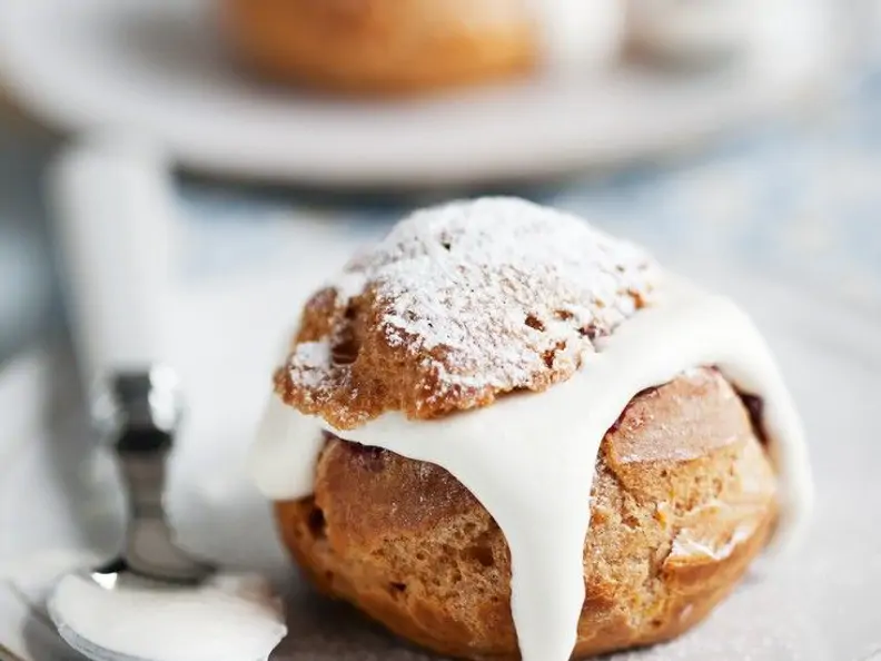Profiteroles mit Schlagsahne