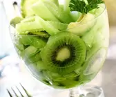 Fruchtiger Gurken-Avocadosalat