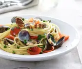 Muschel-Spaghetti mit Tomaten