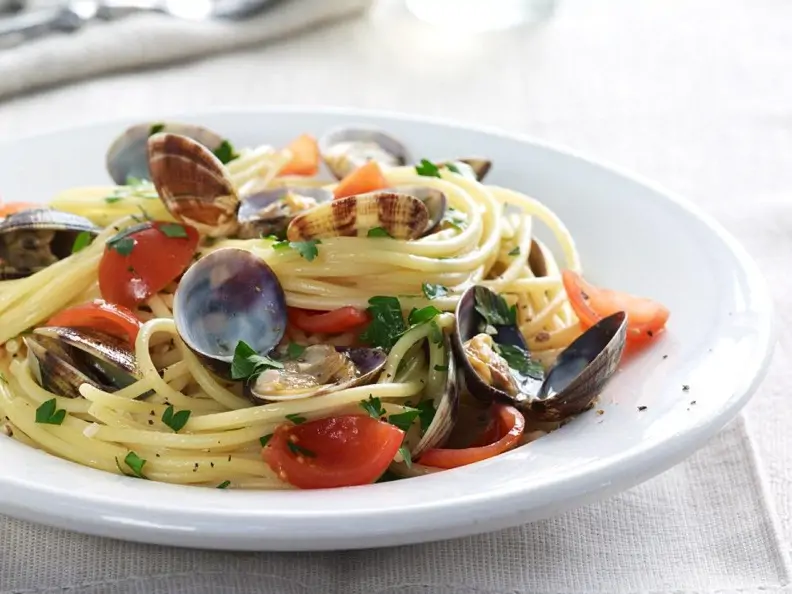 Muschel-Spaghetti mit Tomaten