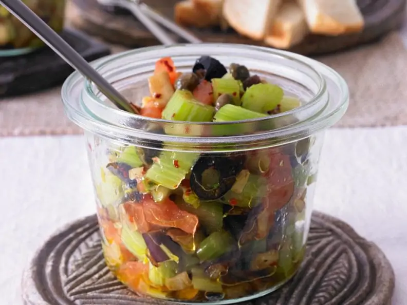 Mediterranes Gemüse aus der Pfanne