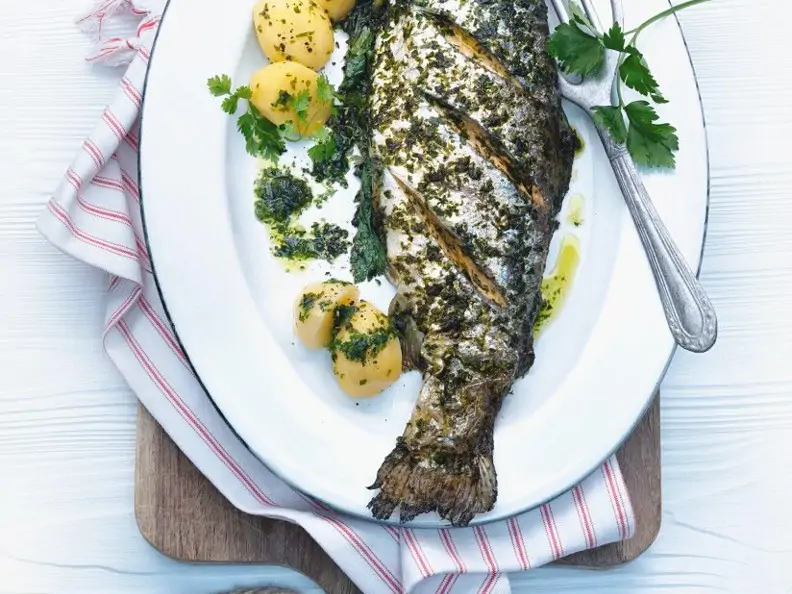 Lachsforelle mit Kräutersauce