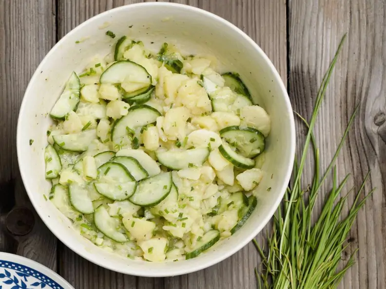 Kartoffelsalat mit Gurken