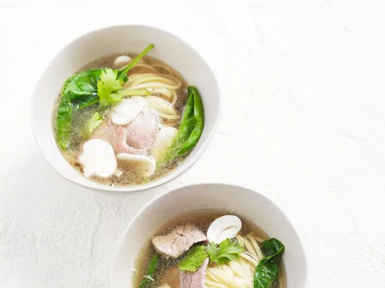 Asiatische Rindfleisch-Nudelsuppe