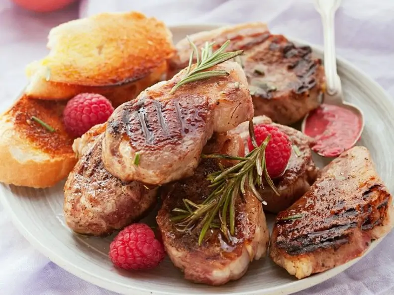Lammchops mit fruchtiger Sauce