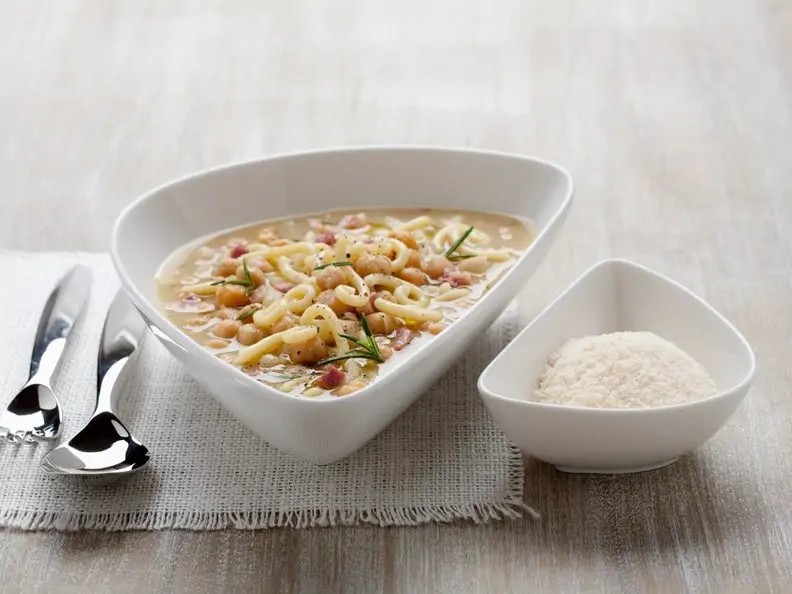 Kartoffelsuppe mit Kichererbsen