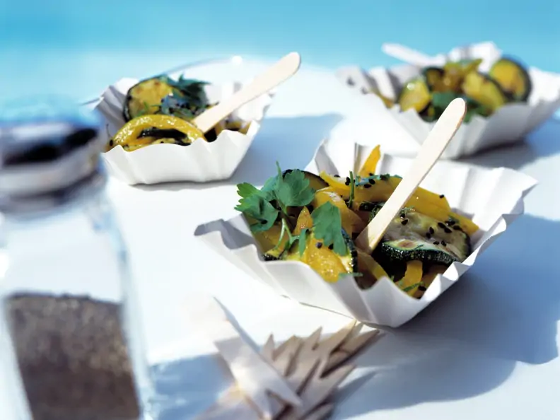 Mariniertes Zucchini-Paprika-Gemüse