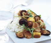 Mariniertes Kalbsfilet mit Ananasgemüse auf asiatische Art