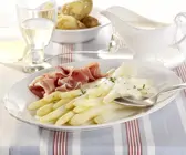 Spargel mit Sauce Hollandaise und Katenschinken