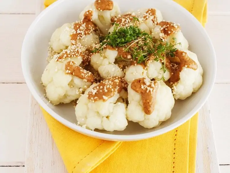 Gelbes Blumenkohlcurry