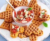 Pikante Waffeln mit Salsa