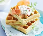 Pikante Waffeln mit Lachs