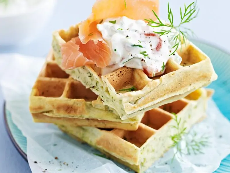 Pikante Waffeln mit Lachs