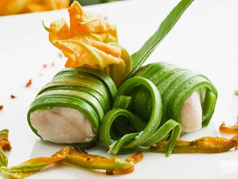 Zucchini-Fischröllchen