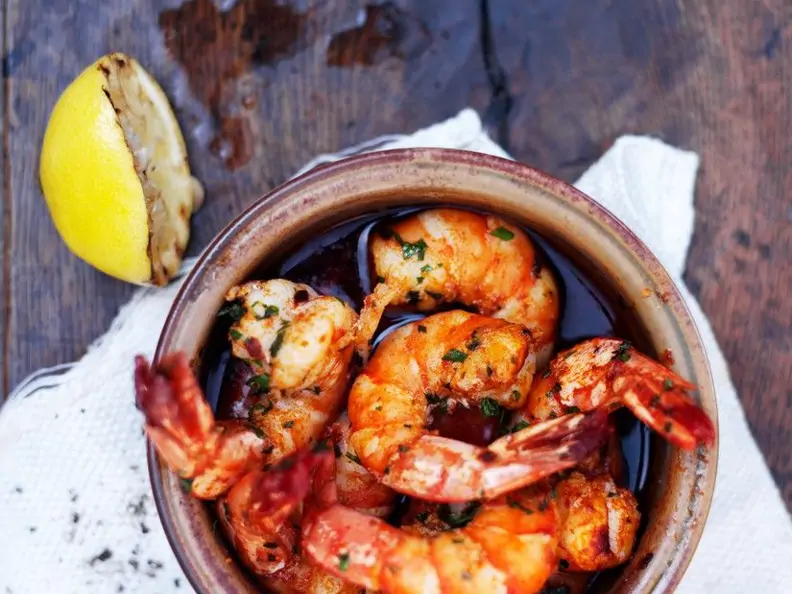 Würzige Shrimps in Öl