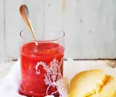 Johannisbeerkonfitüre mit Pfirsich