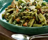 Nudeln mit Kürbis und Pesto