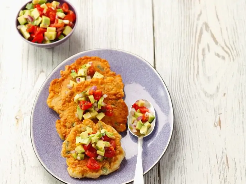 Maispuffer mit Salsa
