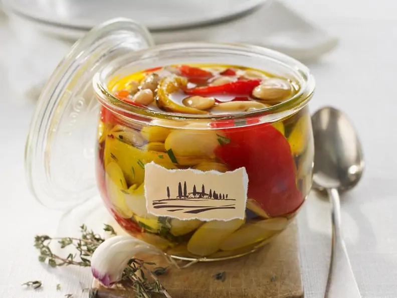 Bohnen mit Paprika in Öl
