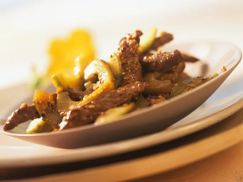 Sesam-Rindfleisch aus dem Wok