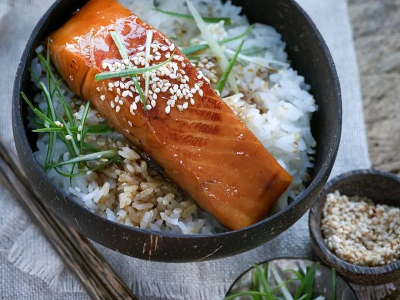 Japanischer Lachs mit Reis