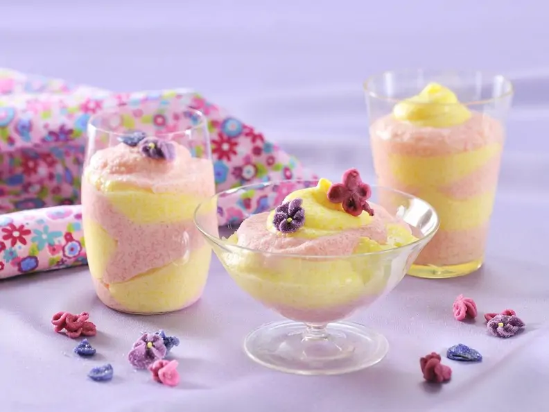 Grießbrei-Dessert im Glas
