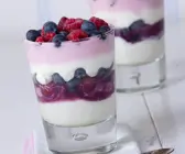 Joghurtcreme mit Beeren