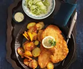 Schnitzel mit Bratkartoffeln