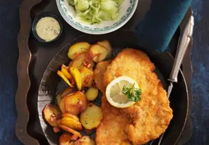 Schnitzel mit Bratkartoffeln