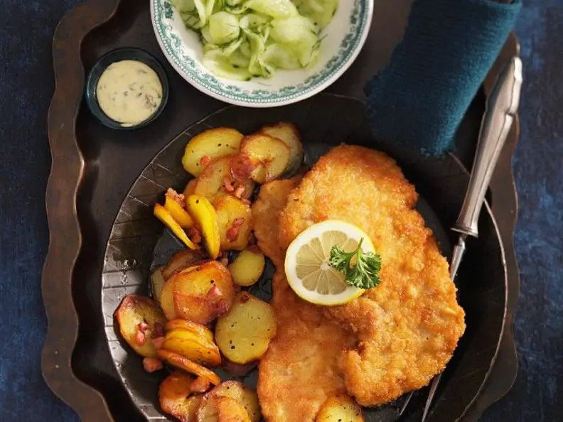 Schnitzel mit Bratkartoffeln