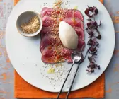 Kurzgebratene Steakstreifen mit Sesam