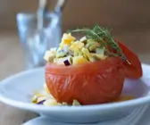 Tomaten mit Kartoffelfüllung