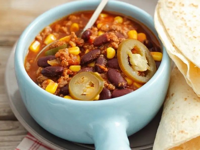 Chili con Carne mit Tortillas