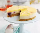 Zitronen-Käsekuchen mit Keksboden
