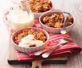 Rhabarber-Crumble mit Joghurt