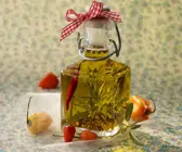 Kräuteröl mit Pfeffer