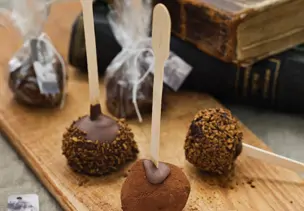 Haselnuss-Cake Pops