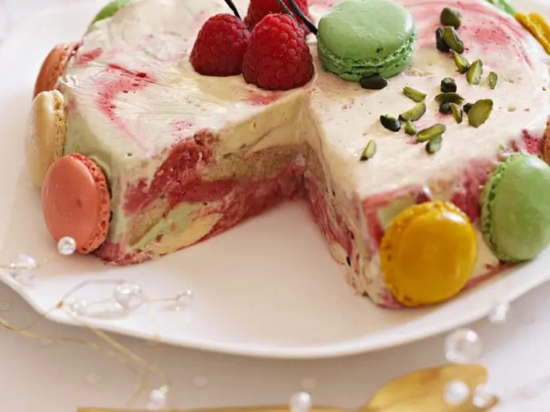 Himbeer-Eiskuchen