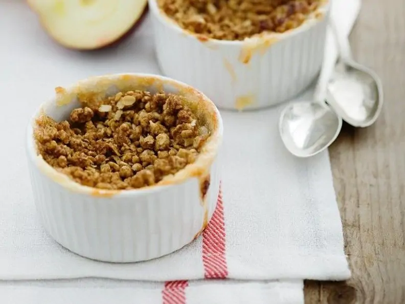 Apfel-Crumble mit Haferflocken
