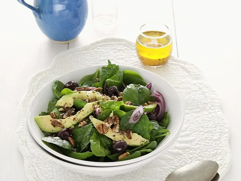 Spinatsalat mit Avocado