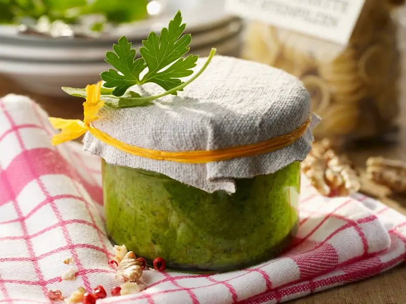 Pesto mit Walnüssen
