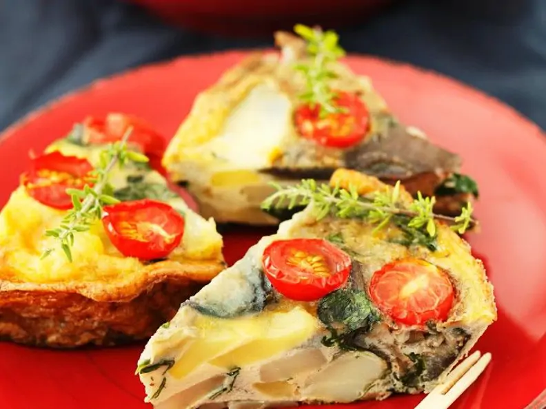 Tortilla mit Tomaten und Aubergine