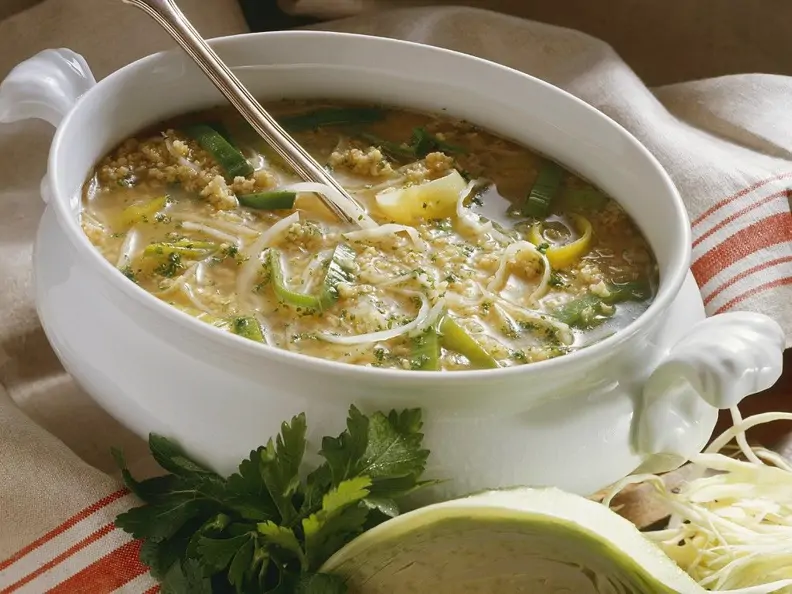 Gemüsesuppe mit Hirse
