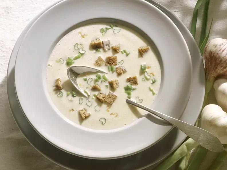 Cremige Knoblauchsuppe aus Innsbruck