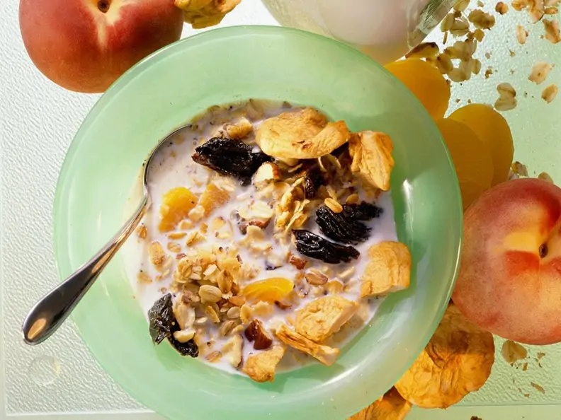 Müsli mit Trockenfrüchten