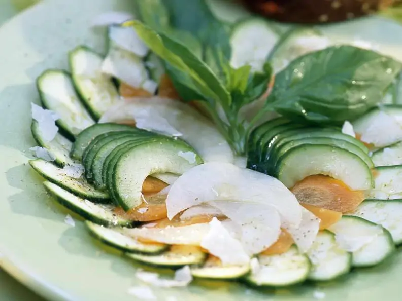 Gemüse-Carpaccio mit Parmesan